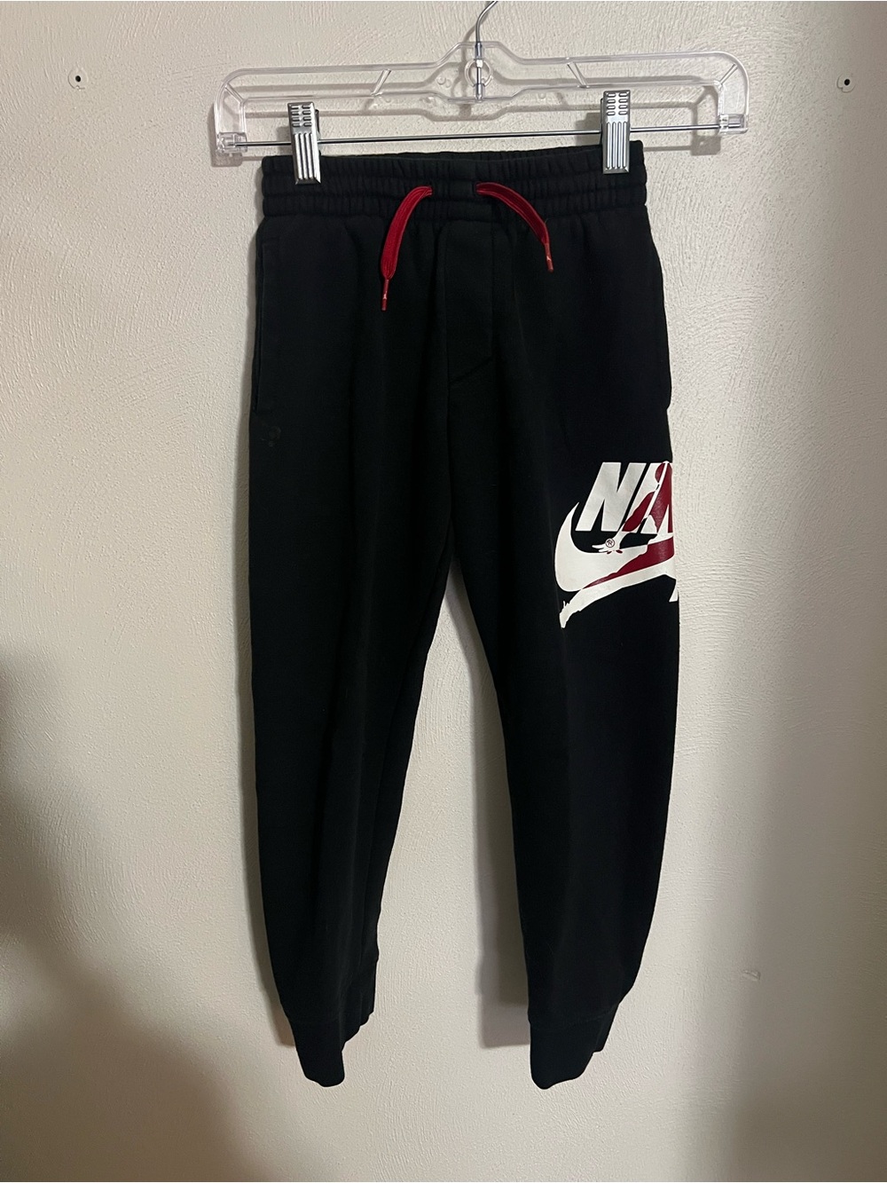NIKE AIR JORDAN Classic Fleece Logo Athleisure Joggers Black White Red Boys Sz 7